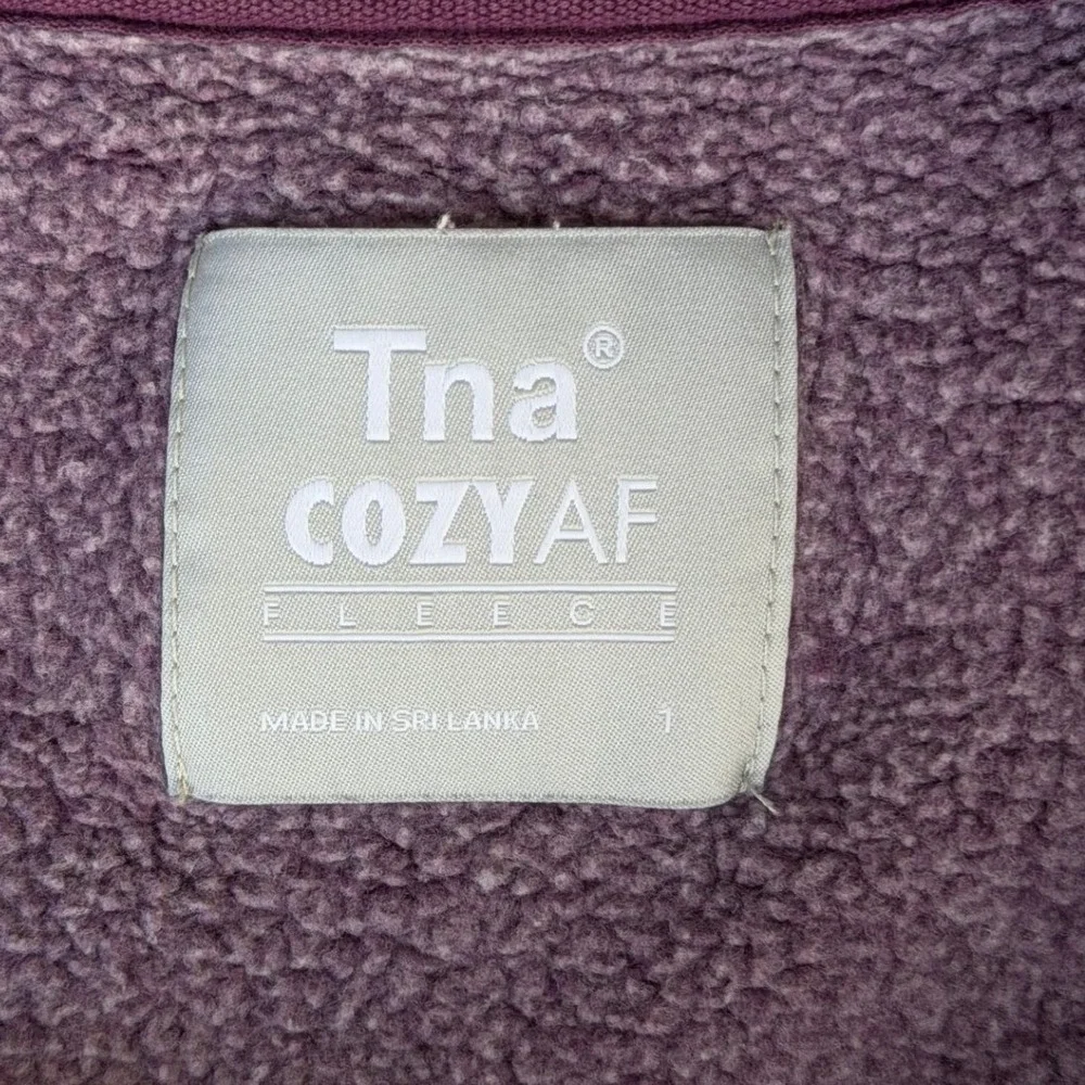 Aritzia Tna CozyAF Perfect Crew Sweatshirt Purple Fleece Pullover Size 1 66428
